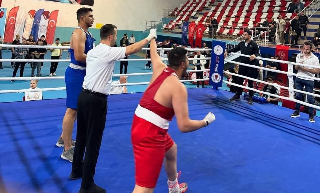 Türkiye Boks Şampiyonası’nda büyük başarı Ağrı’da 12-19 Mayıs tarihleri arasında düzenlenen Türkiye Boks Şampiyonası’nda Erzurum