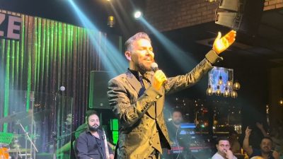 Türk müziğinin sevilen isimlerinden Mehmet Çevik, yoğun temposuyla dikkat çekmeye