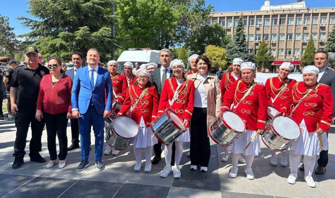 Uşak’ta 10-16 Mayıs Dünya Engelliler Haftası nedeniyle farkındalık yürüyüşü gerçekleştirildi.