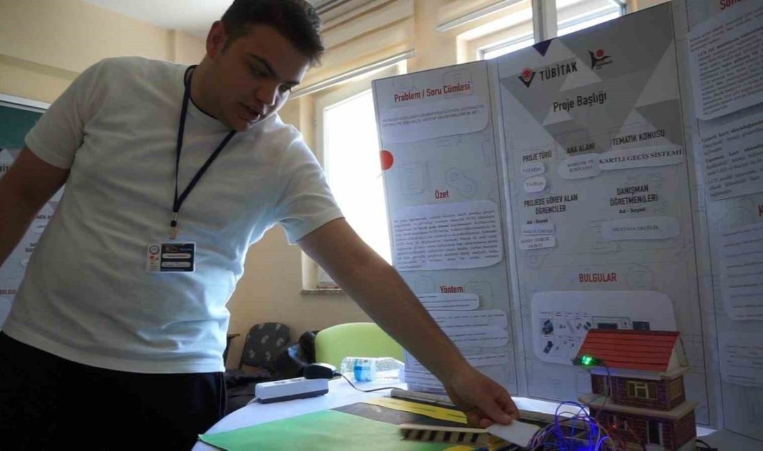 Burdur’un Gölhisar ilçesinde düzenlenen TÜBİTAK 4006 Bilim Fuarı, üstün yetenekli