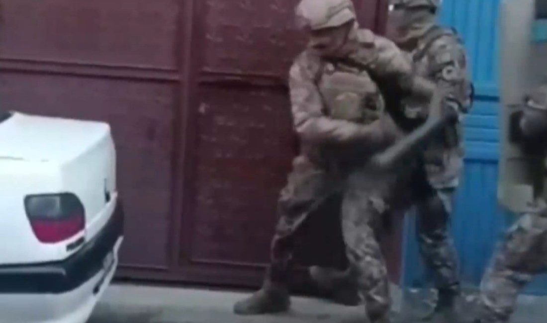 Kahramanmaraş’ta uyuşturucu tacirlerine yönelik gerçekleştirilen operasyonda yakalanan 18 şüpheliden 13’ü