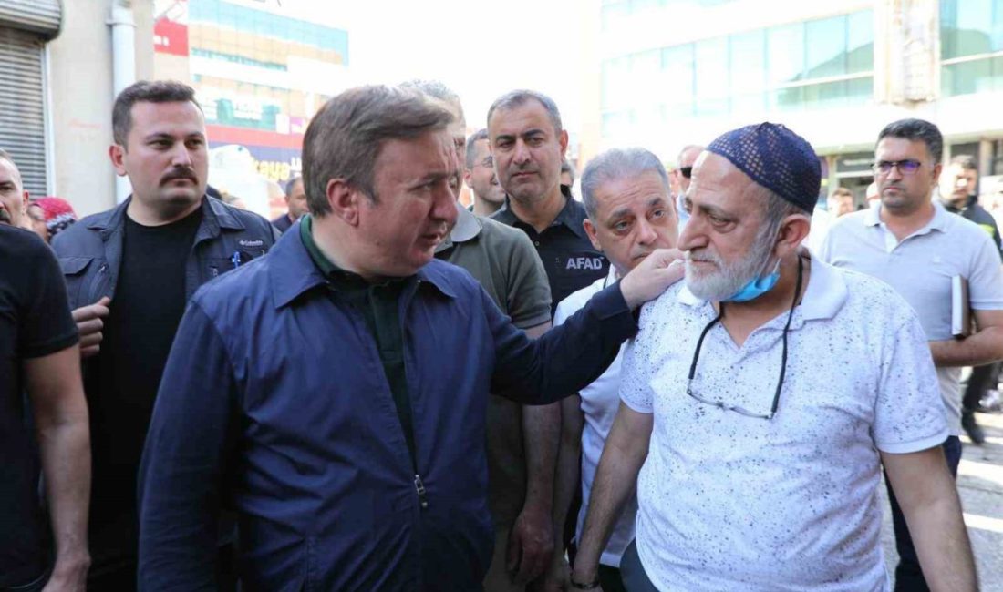 Vali Aydoğdu, Buğday Meydanı esnafına geçmiş olsun dileklerini iletti Erzincan Valisi Hamza Aydoğdu, Buğday Meydanı’nda meydana gelen yangın sonrası