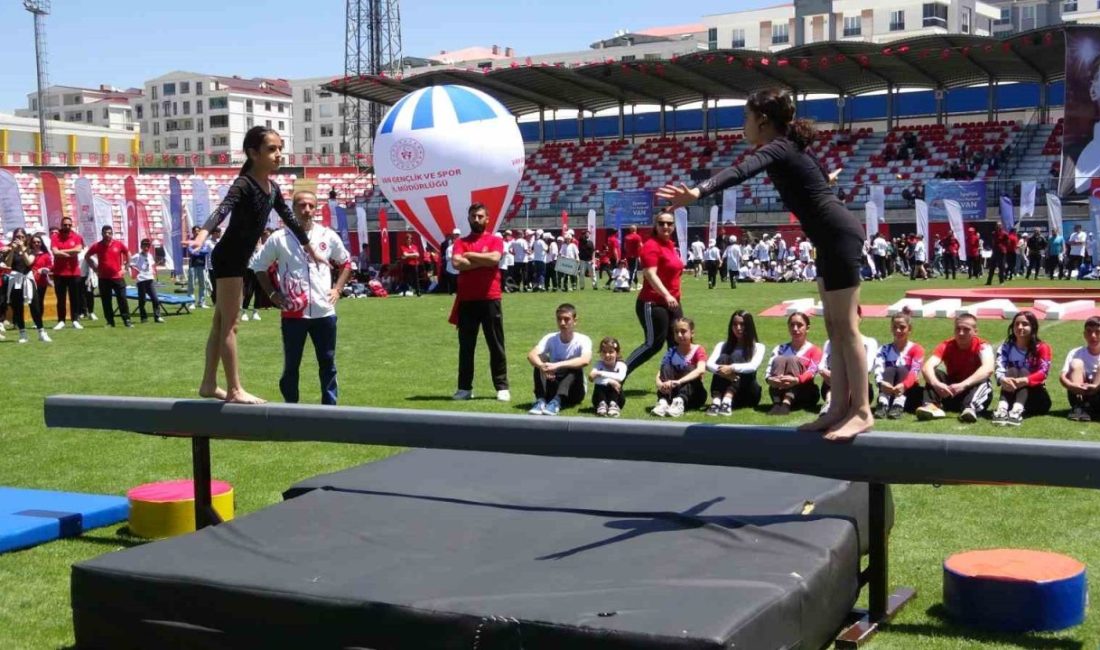 Van’da 19 Mayıs Atatürk’ü Anma, Gençlik ve Spor Bayramı coşkuyla