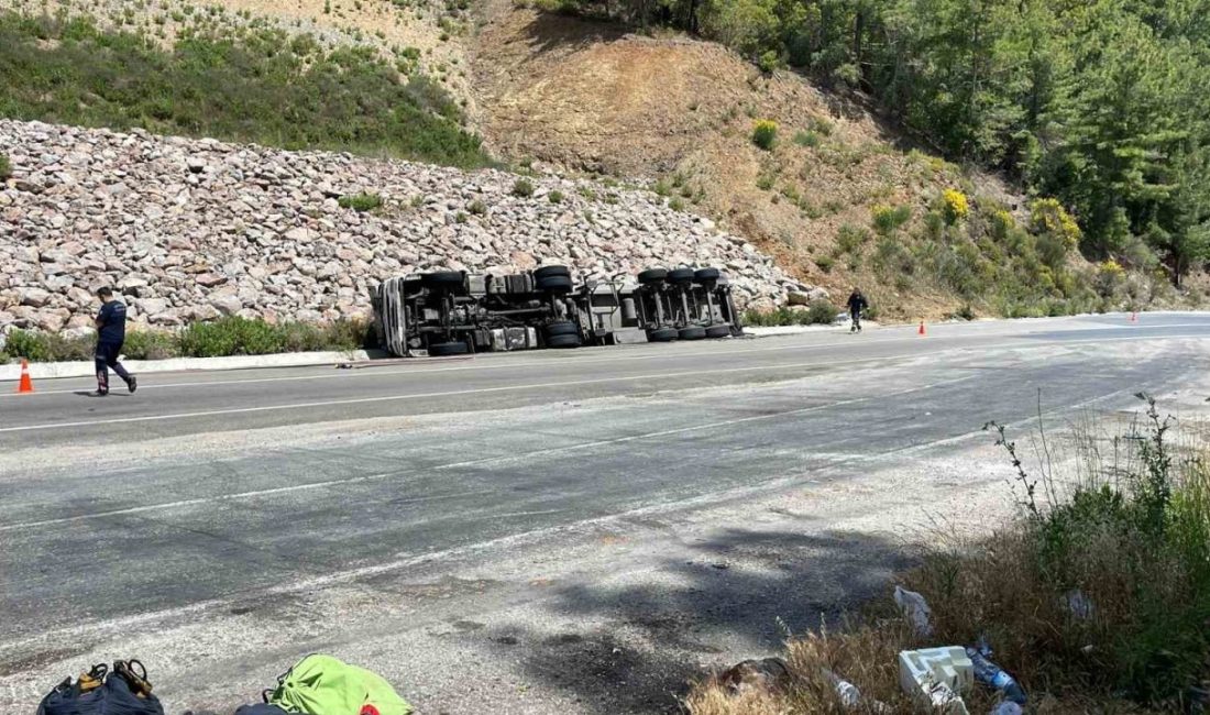 Zift yüklü tankeri taşıyan tır devrildi: 1 kişi yaralandı Antalya’nın Gazipaşa ilçesinde zift yüklü tankeri taşıyan tırın devrilmesi sonucu