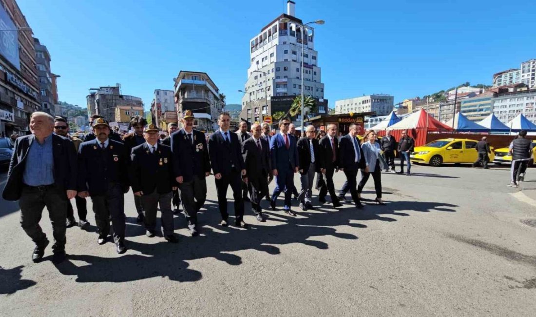 Zonguldak’ta “Aile Yılı” kortejiyle başladı, “Gençlik Haftası” coşkusuyla devam etti Zonguldak’ta ’2025 Aile Yılı’ kapsamında düzenlenen “Aile Haftası Kortej Yürüyüşü”,