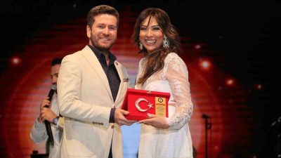 Kızılcabölük Kültür Sanat ve Moda festivalinin ikinci gününde sahne alan