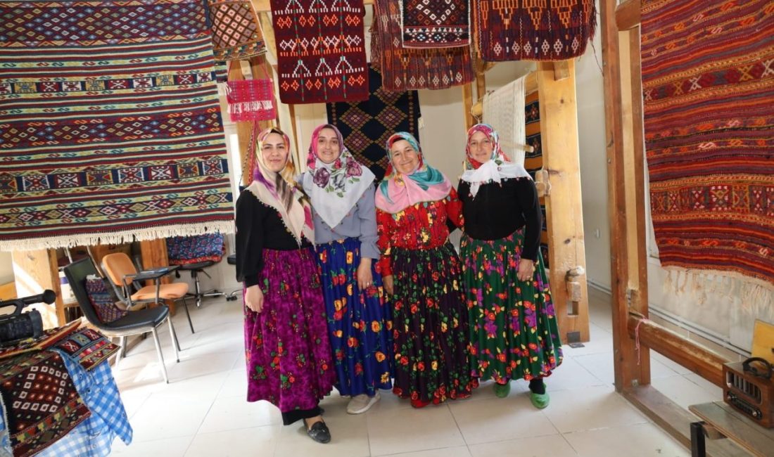 Samsun’un Vezirköprü ilçesine bağlı Sarıdibek köyünde 6 asırlık halı ve