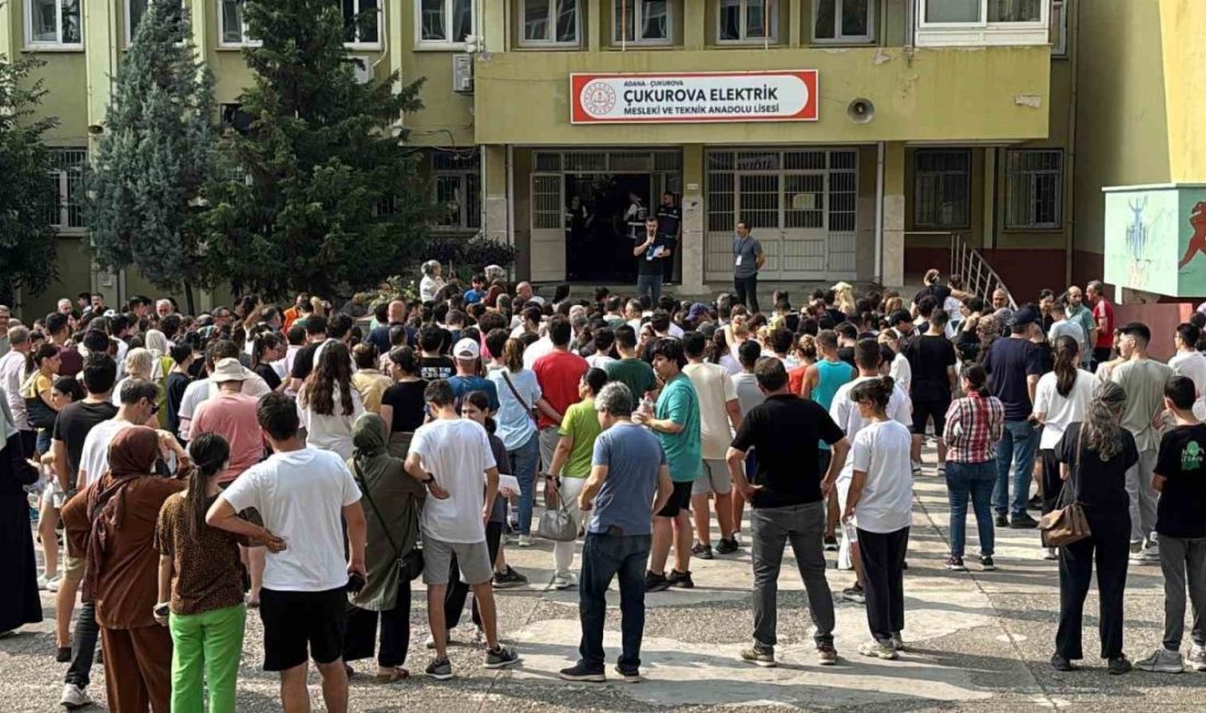 Adana’da LGS heyecanı başladı Adana’da sabahın erken saatlerinde başlayan Liselere Geçiş Sistemi (LGS) sınavı,