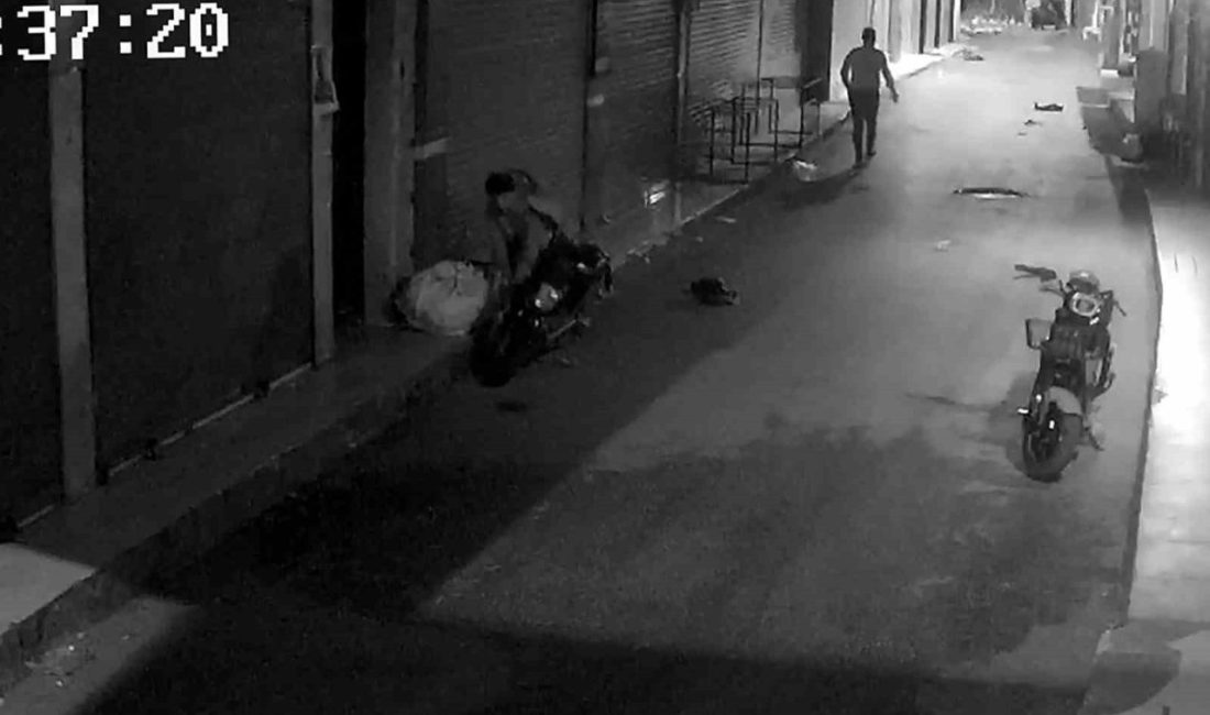 Adana’da sokak sokak gezip bisiklet ve motor çalan 3 şüpheli tutuklandı Adana’da farklı tarihlerde 7 elektrikli bisiklet ve 2 motosiklet çalan