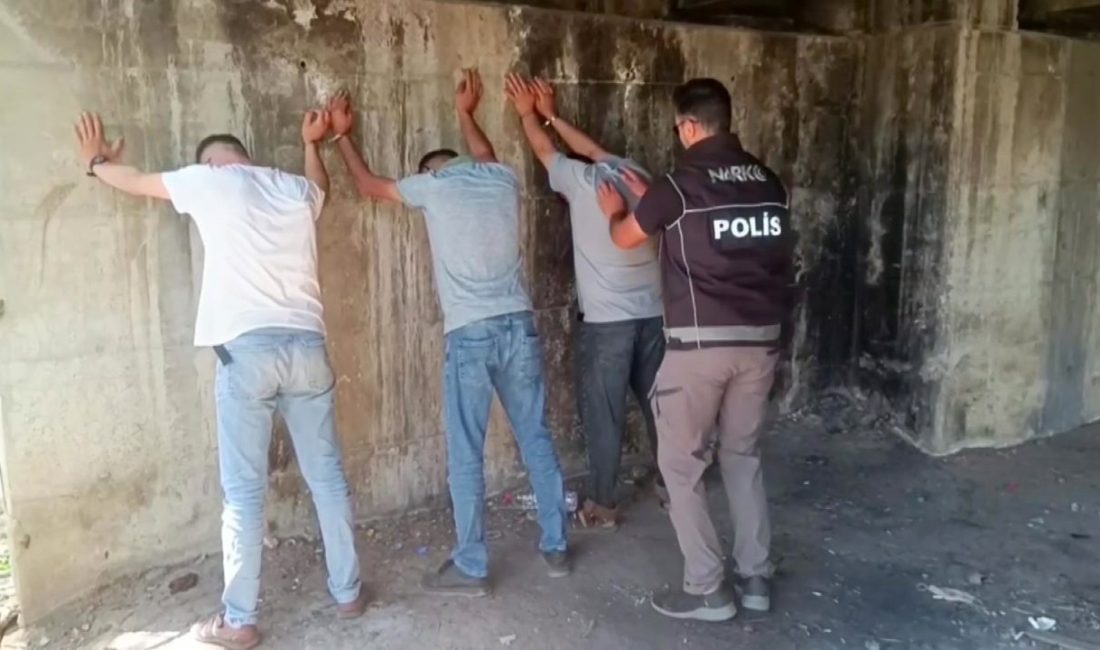 Adana’da uyuşturucu denetimi: 65 şüpheli yakalandı Adana’da uyuşturucu ile mücadele kapsamında parklar, bahçeler, köprü altları ve
