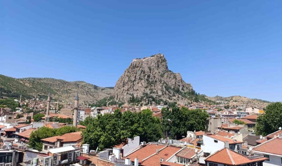 Afyonkarahisar’da hava durumu Afyonkarahisar yeni haftaya sıcak ve açık bir hava ile başlarken,