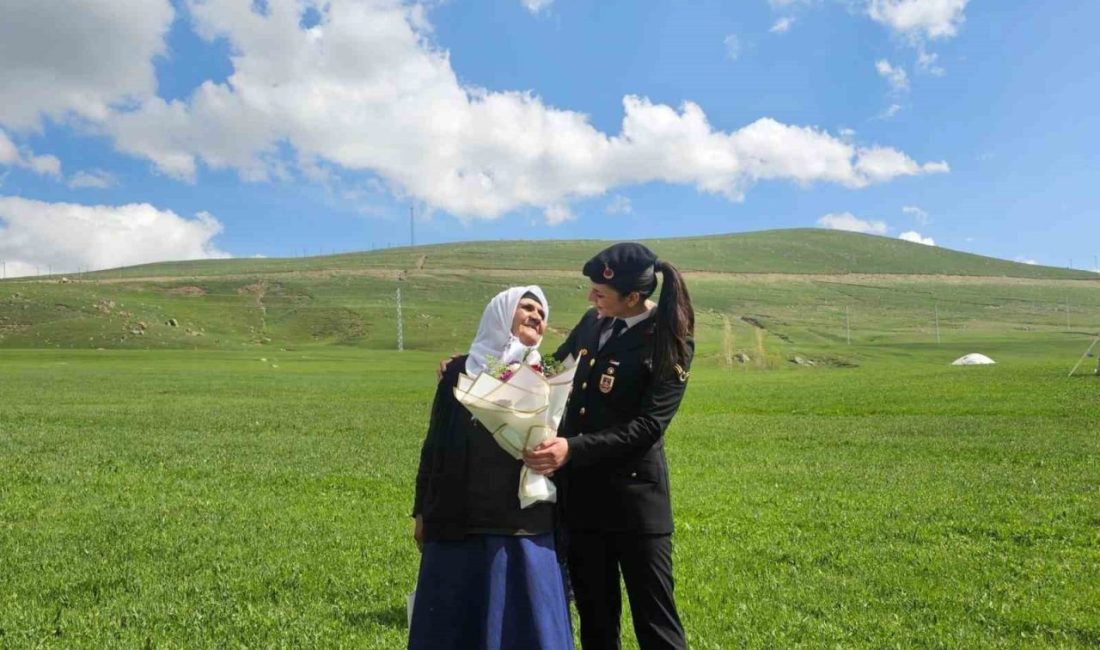 Ağrı’da jandarmadan bayramda şehit ailelerine vefa ziyareti Ağrı İl Jandarma Komutanlığı ekipleri, Kurban Bayramı dolayısıyla il genelinde