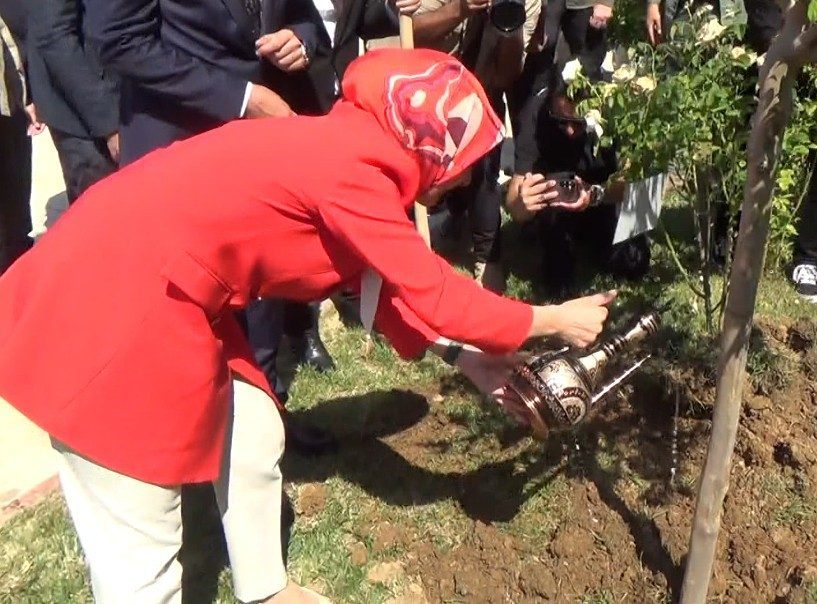 Aile ve Sosyal Hizmetler Bakanı Göktaş, Tunceli’de Aile ve Sosyal Hizmetler Bakanı Mahinur Özdemir Göktaş, bir dizi
