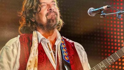 Dünya müzik tarihinin ’ses sihirbazı’ Alan Parsons’ın İstanbul konserine sayılı
