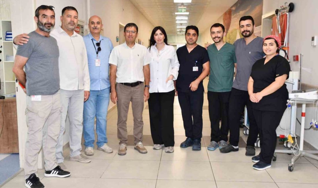 Alanya’da bayramının ilk gününde görev başındaki sağlık çalışanları unutulmadı Alanya Eğitim ve Araştırma Hastanesi Yönetimi, hastanede görev yapan sağlık