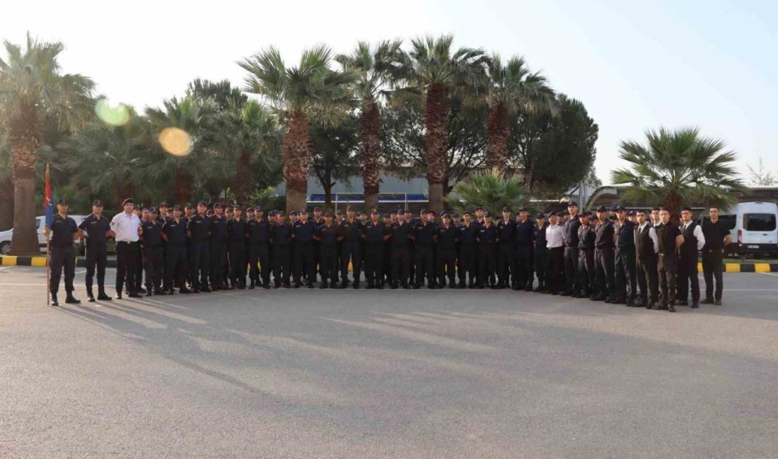 Aydın İl Jandarma Komutanlığı’nda düzenlenen törenle vatani görevlerini Aydın’da yapan