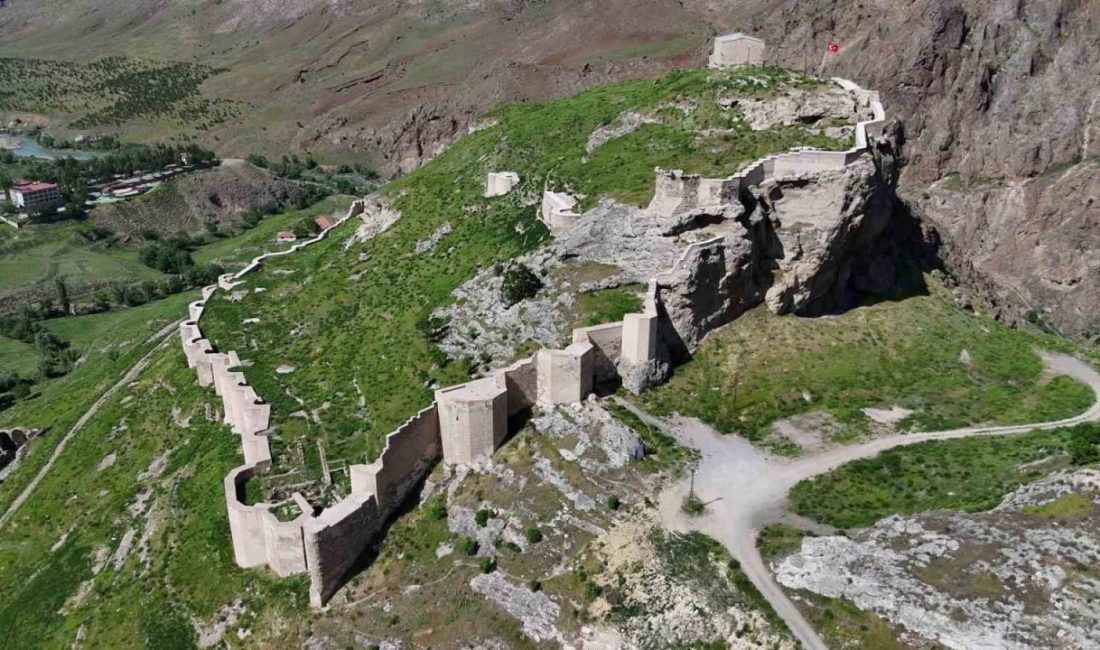 Sivas’ın Divriği ilçesinde yaklaşık 8 asır önce Mengücekoğulları beyliği tarafından