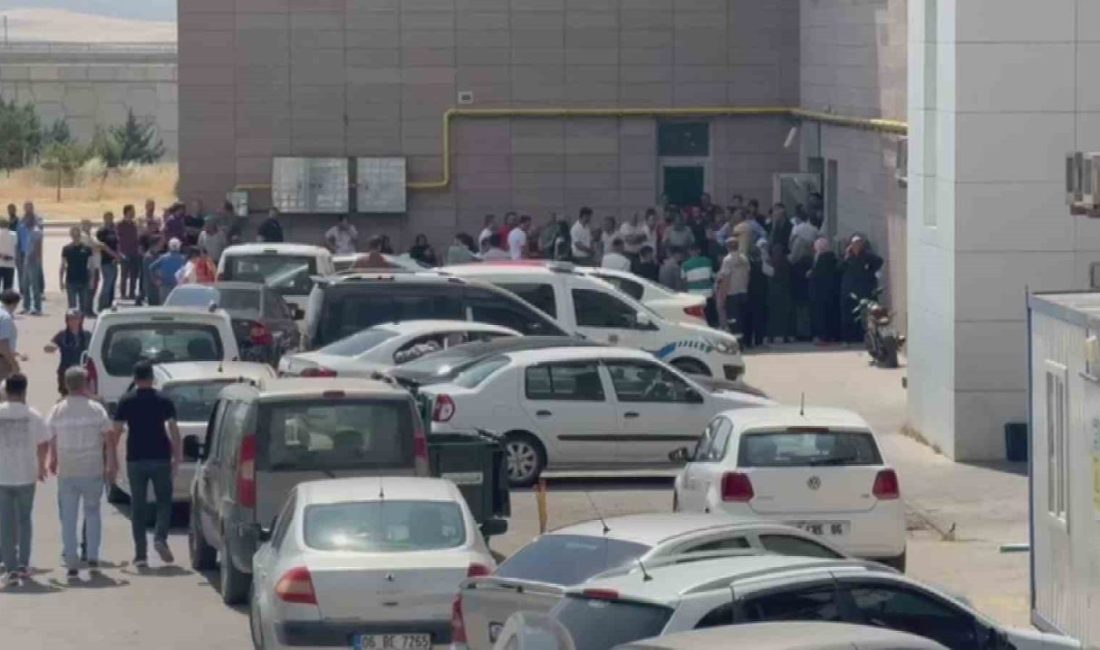 Ankara’da lityum fabrikasında gaz sızıntısı: 2 işçi öldü, 3 işçi yaralandı Ankara’nın Polatlı ilçesinde bir fabrikada boru tamiri yapmak isteyen 5
