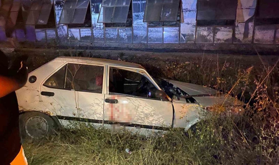 Antalya’da otomobil ile motosiklet çarpıştı: 1 ölü, 2 ağır yaralı Antalya’nın Aksu ilçesinde meydana gelen trafik kazasında 19 yaşındaki motosiklet