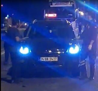 Ardahan’da iki otomobil çarpıştı: 3 yaralı Ardahan’da iki otomobilin çarpışması sonucu meydana gelen kazada 3 kişi