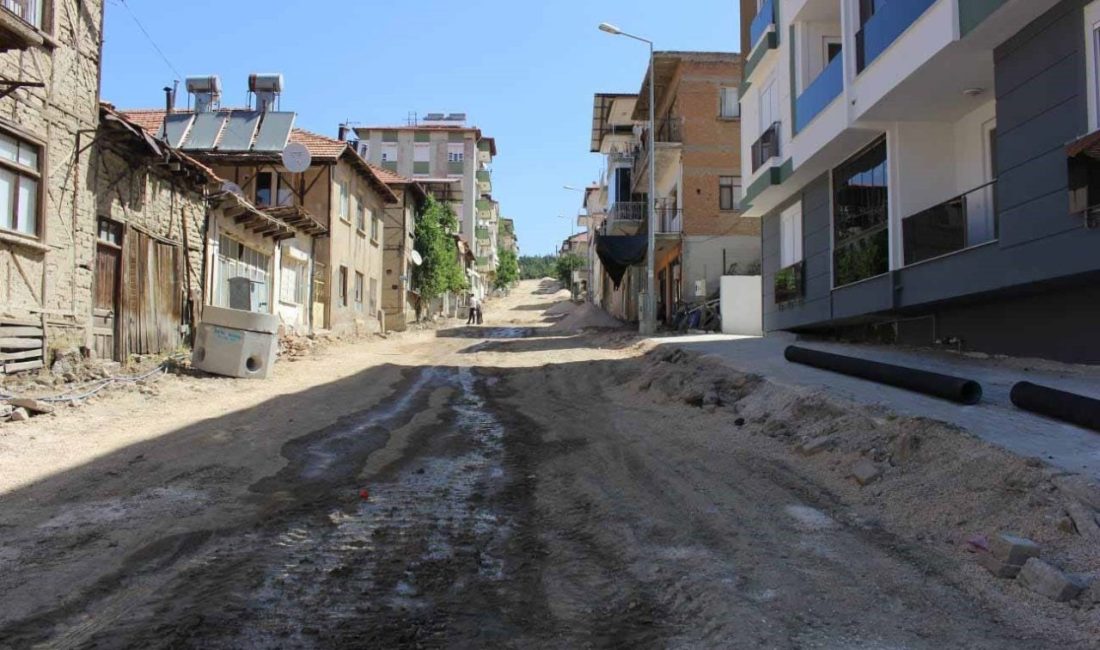ASAT’tan Elmalı’ya altyapı takviyesi Antalya Büyükşehir Belediyesi ASAT Genel Müdürlüğü, Elmalı ilçesinde altyapı yenileme