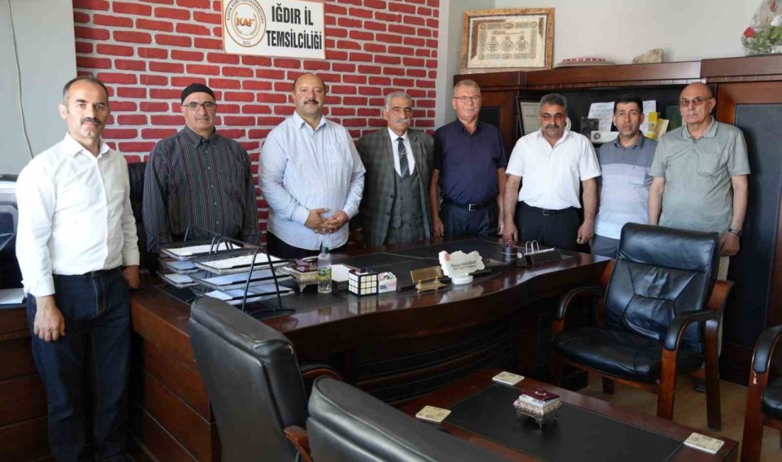 Aşiret liderleri ve kanaat önderlerinden “pahalı hediye” tepkisi Iğdır’daki aşiret liderleri ve kanaat önderleri, hac ve umre dönüşü