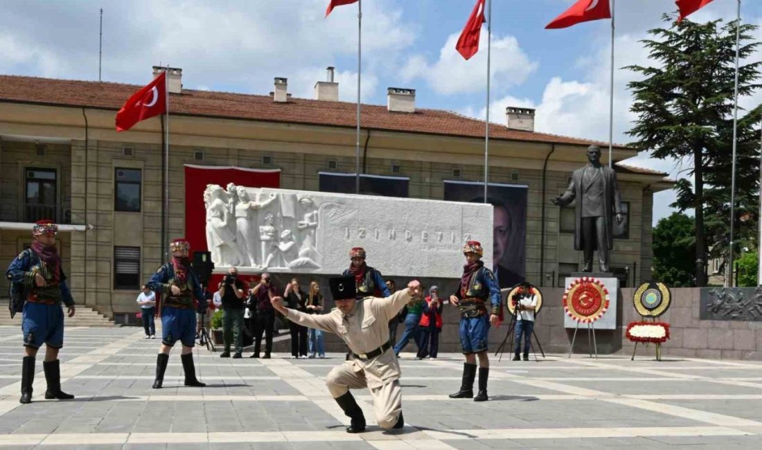 Atatürk’ün Eskişehir’e ilk ziyaretinin 105’nci yıl dönümü kutlandı Gazi Mustafa Kemal Atatürk’ün Eskişehir’e ilk ziyaretinin 105’inci yıl dönümü