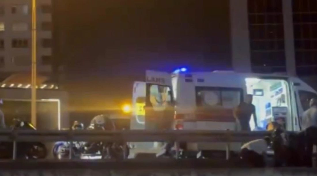 Bahçelievler’de motosiklet ile otomobil çarpıştı: 1 ağır yaralı Bahçelievler’de seyir halindeki motosiklet, otomobil ile çarpıştı. Kaza sonrası motosiklet