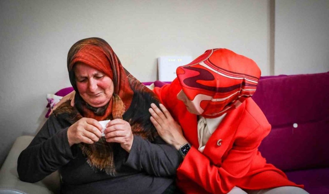 Bakan Göktaş’tan şehit ailesine ziyaret Aile ve Sosyal Hizmetler Bakanı Mahinur Özdemir Göktaş, Şehit Piyade