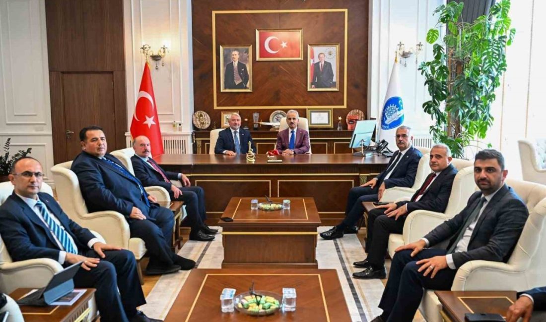 Ulaştırma ve Altyapı Bakanı Abdulkadir Uraloğlu, Çorum’da bir dizi temas