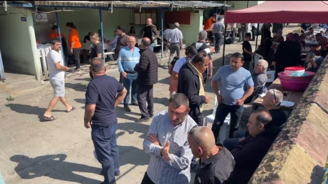 Bartın’da kurbanlar dualarla kesildi Bartın’da Kurban Bayramı’nın ilk gününde dualarla kurbanlar kesildi. İlgi odağı