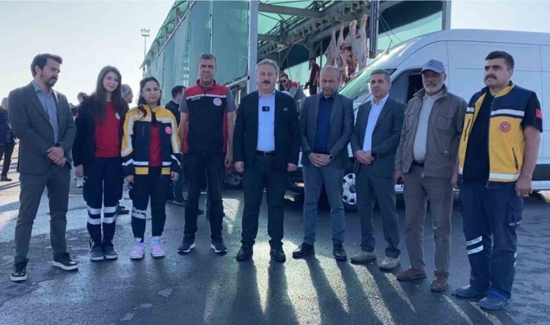Başkan Palancıoğlu bayramın ilk saatlerinde Melikgazi Kurban Pazarı ve Kesim Alanı’nı ziyaret etti Melikgazi Belediye Başkanı Doç. Dr. Mustafa Palancıoğlu, 06 Haziran-09 Haziran