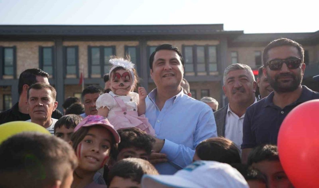 Başkan Yılmaz’a Kuzeyşehir’de sevgi seli Şehitkamil Belediyesi tarafından Kuzeyşehir’de düzenlenen çocuk şenliği mutlu anlara sahne