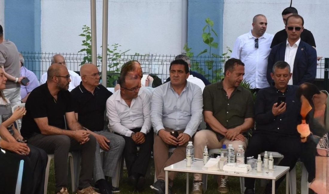 Başkan Zencirci, Zeyrek’i ziyaret etti Germencik Belediye Başkanı Burak Zencirci, geçtiğimiz günlerde elim bir kaza