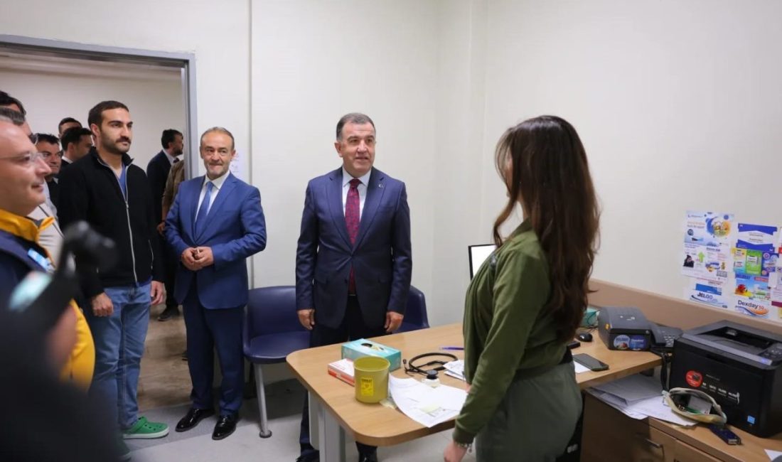 Bayburt’ta görevi başında bulunan, bayramı nöbet tutarak geçiren sağlık çalışanlarının