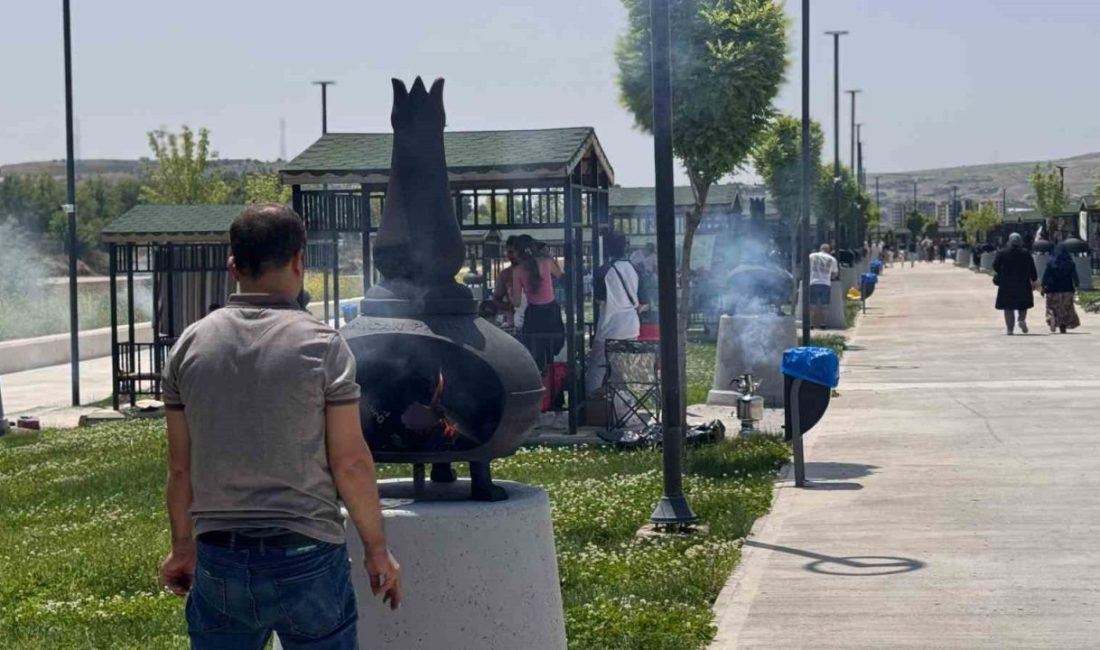 Ankara’nın Sincan ilçesinde bulunan Sincan Park’a hazırlanan mesire alanı bayramın