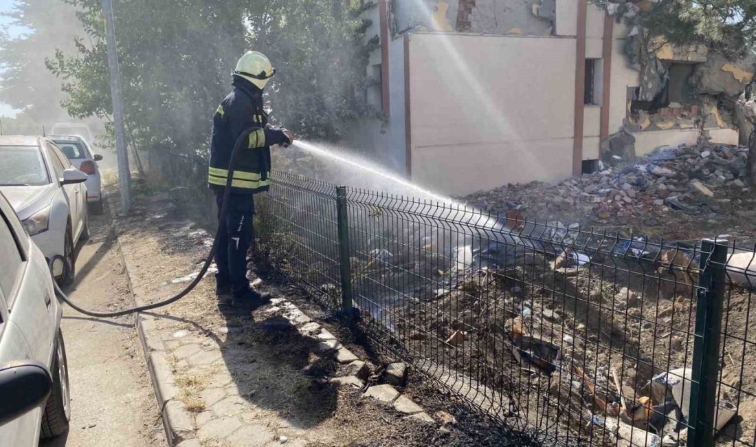 Eskişehir’de boş arazide çıkan yangın itfaiye ekiplerinin müdahalesiyle kısa sürede
