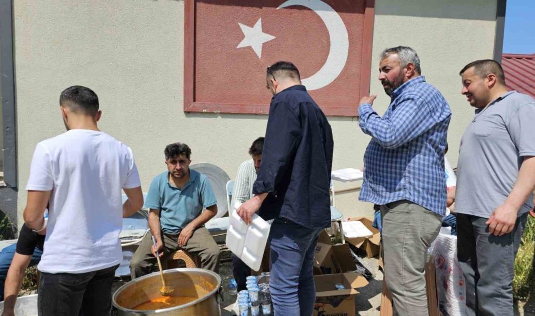 Boyabat Çattepe’de yıllardır süren bayram geleneği Sinop’un Boyabat ilçesine bağlı Çattepe köyünde bayramların manevi atmosferini yaşatan