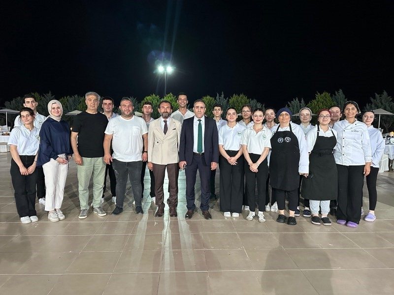 Burhaniye’de, Cumhurbaşkanlığı Mülki İdare Amirleri Atama Kararnamesi ile İlçedeki görevini