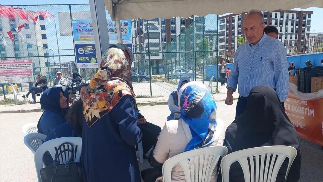 Büyükşehir’den YKS desteği Erzurum Büyükşehir Belediyesi YKS sürecinde hem adaylara hem de ailelere