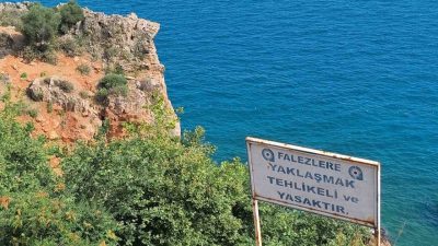 Antalya’da geçtiğimiz günlerde 30 metrelik falezlerden yaptığı atlayış sonucu ağır