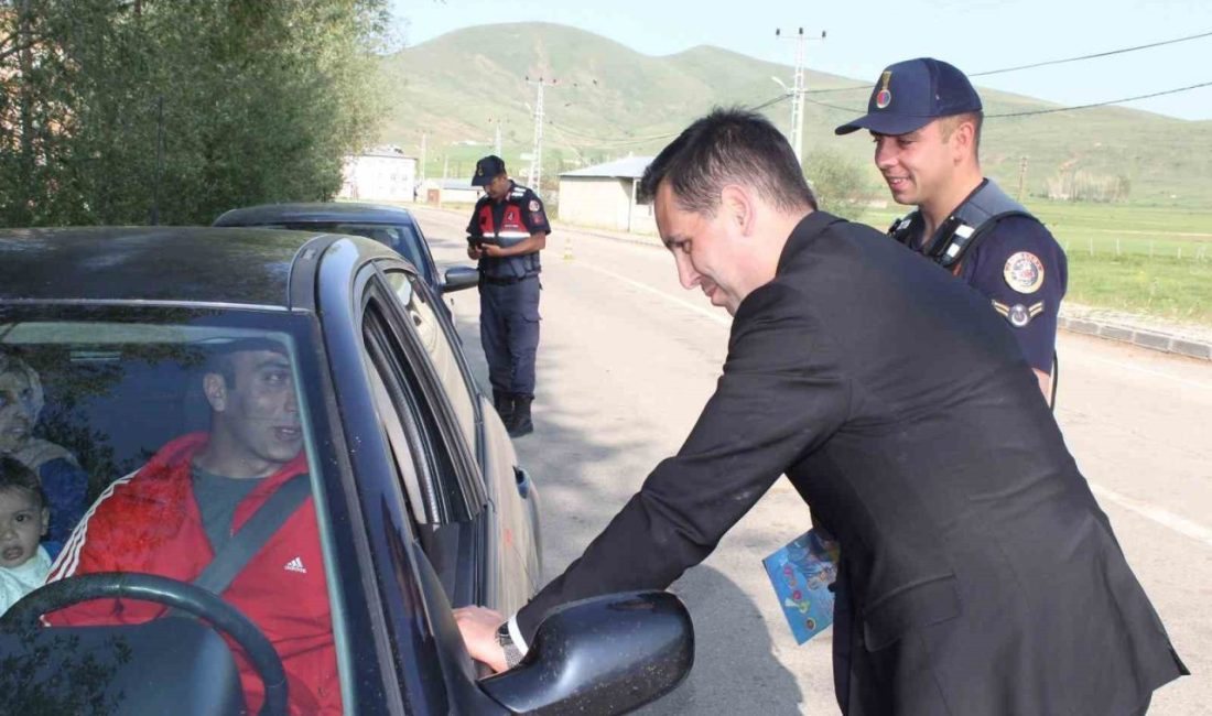 Demirözü’nde sürücülere hız konusunda uyarılarda bulunuldu Demirözü’nde sürücülere trafik kuralları hatırlatılarak, hız kuralları başta olmak üzere
