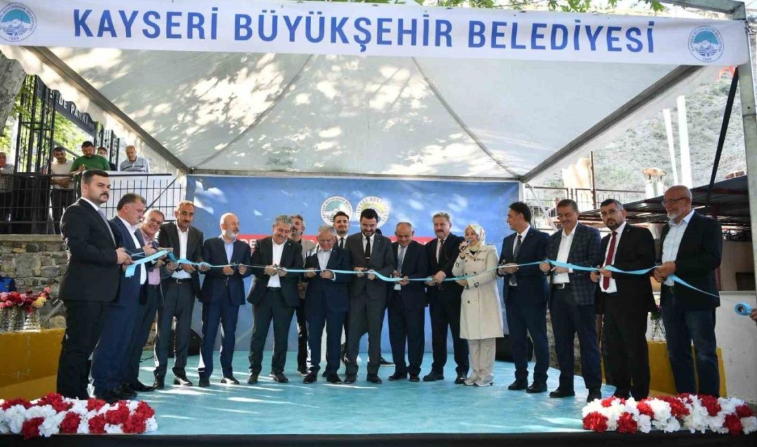 Derebağ Şelalesi ’ne 12 kilometrelik grup yolu yapıldı Kayseri Büyükşehir Belediye Başkanı Dr. Memduh Büyükkılıç’ın katılımıyla muhteşem bir