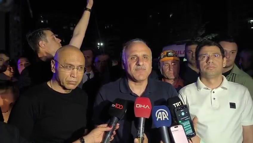Diyarbakır’ın Kayapınar ilçesinde 13 katlı binada çıkan yangında 2’si çocuk