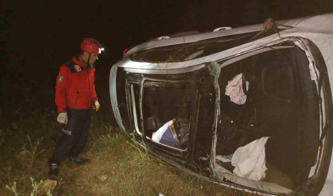 Dursunbey’de otomobil şarampole uçtu: 1 ölü, 1 yaralı Balıkesir’in Dursunbey ilçesinde direksiyon hakimiyeti kaybedilen araç şarampole uçtu. Kazada