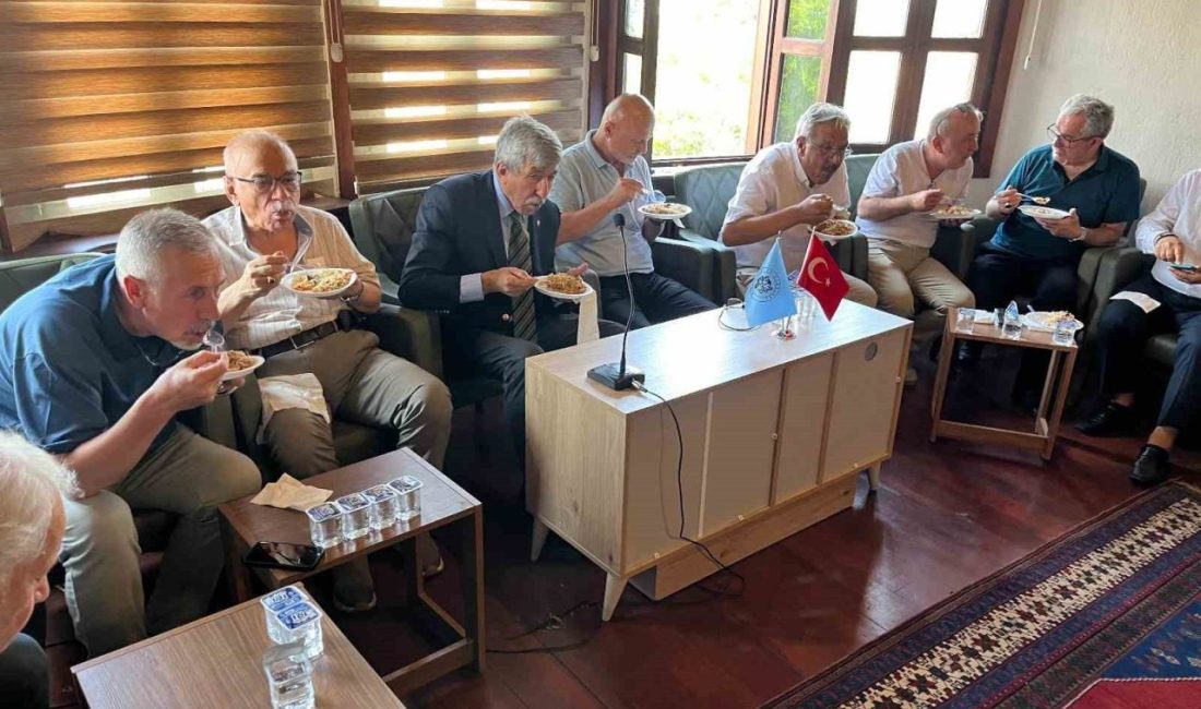 Eskişehir Türk Ocağı’nda Kurban Bayramı vesilesiyle geleneksel bayramlaşma töreni gerçekleştirildi.