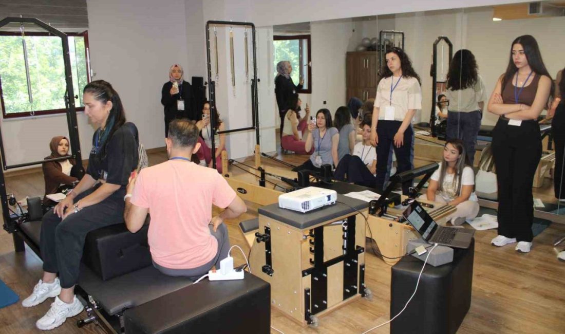 Fizyoterapistlere skolyoz ve plates eğitimi verildi Kayseri İdeal Cerrahi Tıp Merkezi ev sahipliğinde; Kayseri ve çevresinde