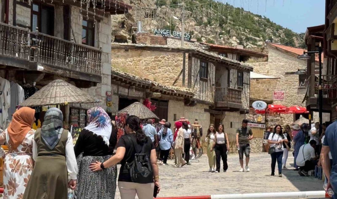 Frig Vadisi bu bayramda ziyaretçilerin gözdesi oldu 3 bin yıllık geçmişe sahip tarihi Frig Vadisi önceki yıllarda