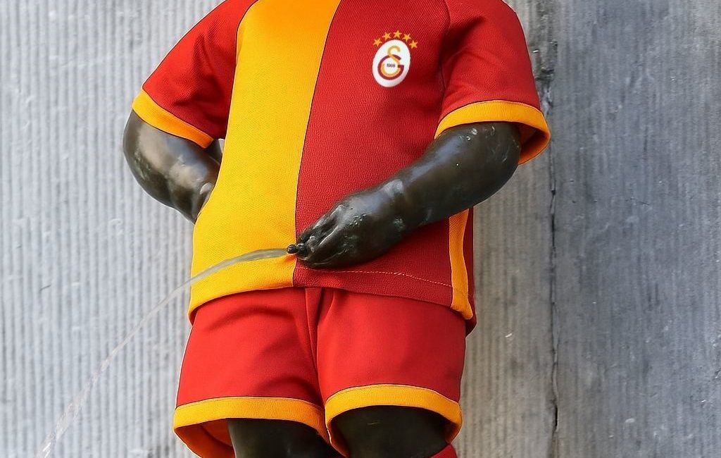 Galatasaray’ın 5 yıldızlı forması, 406 yıllık Manneken Pis heykeline giydirilecek Galatasaray’ın 25. şampiyonluğunu simgeleyen 5 yıldızlı özel forma, Belçika’nın başkenti