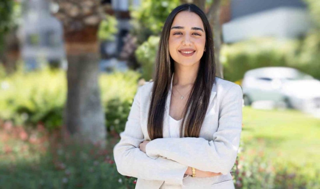 Yaşar Üniversitesi Mimarlık Fakültesi mezunu İçim Atlı, tasarımlarına yapay zekayı